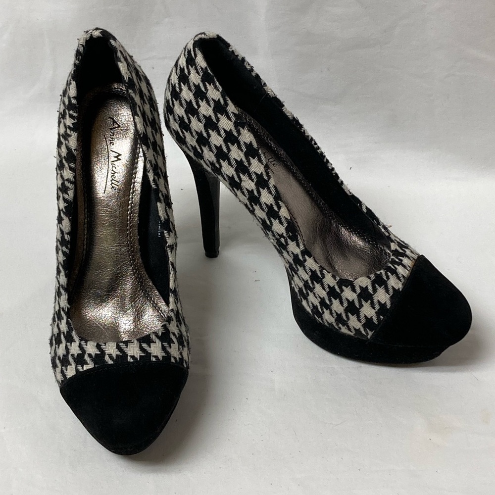 Anne Michelle Herringbone High Heels, size 7